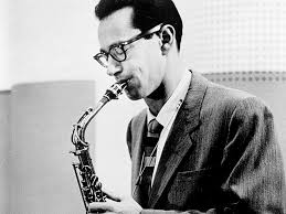 Paul Desmond: The Architect of Ethereal Sound and the “Dry Martini” Aesthetic