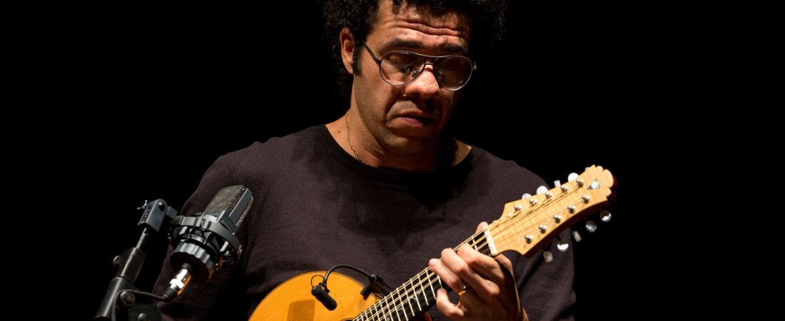 Hamilton de Holanda and the 10-String Transfiguration: Afro-Brazilian Grooves, Modernist Choro, and the 2006 Brasilianos Monument