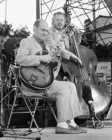 The Art of the Elegant Duel – NHOP, Joe Pass, and the Breathtaking Virtuosity of Chops
